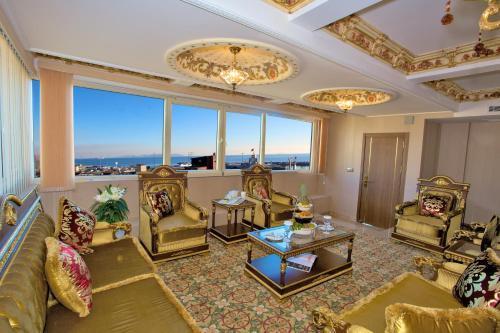 Marmaray Hotel Room Type - Deluxe Family Room with Sea View