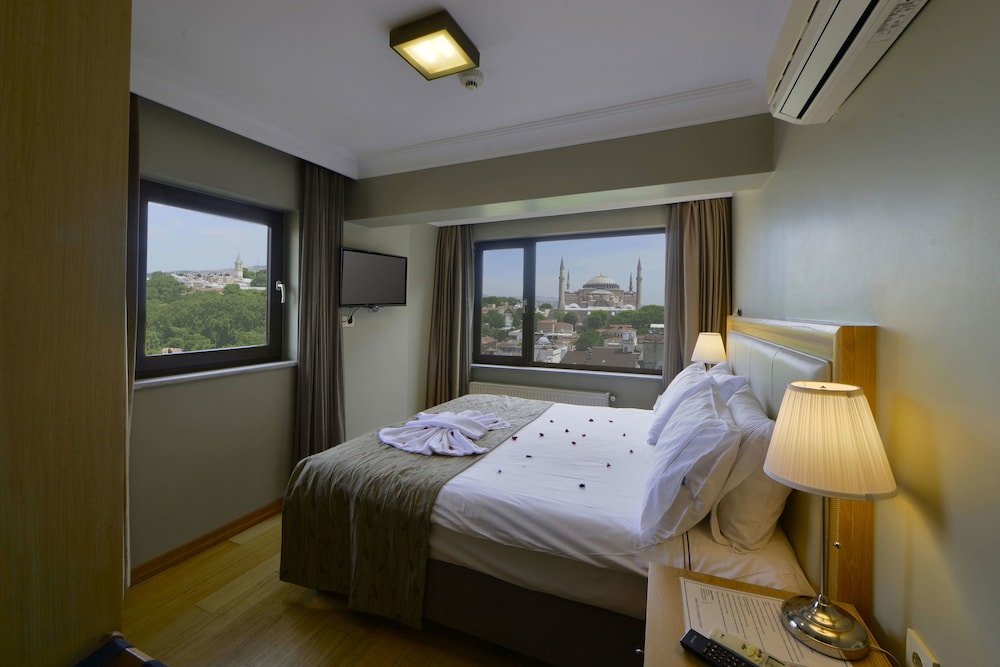 Agora Life Hotel - Special Class Room Type - Deluxe Double Room (with Hagia Sophia view)
