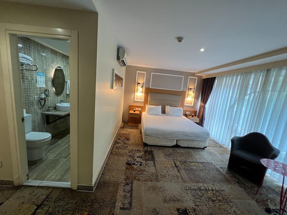 All Seasons Hotel Room Type - Standard Double or Twin Room