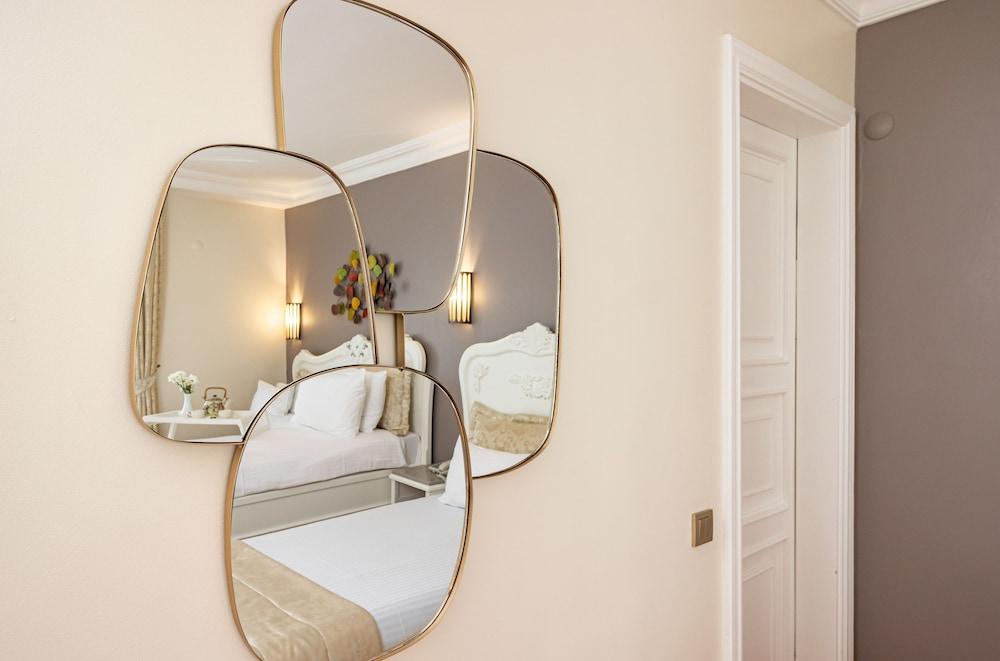 Alzer Hotel Special Class - Tap to explore photos