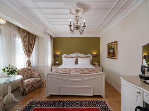 Alzer Hotel Special Class Room Type - Connecting Exclusive Suite Alzer Hotel Special Class Room Type - Connecting Exclusive Suite