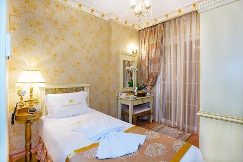 White House Hotel Istanbul - Tap to explore photos
