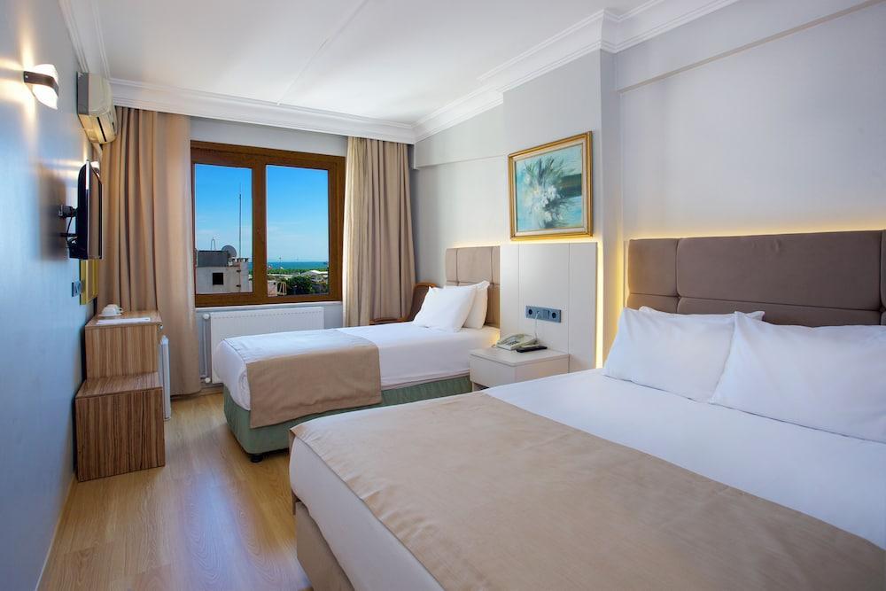 Grand Ant Hotel Room Type - Standard Triple Room