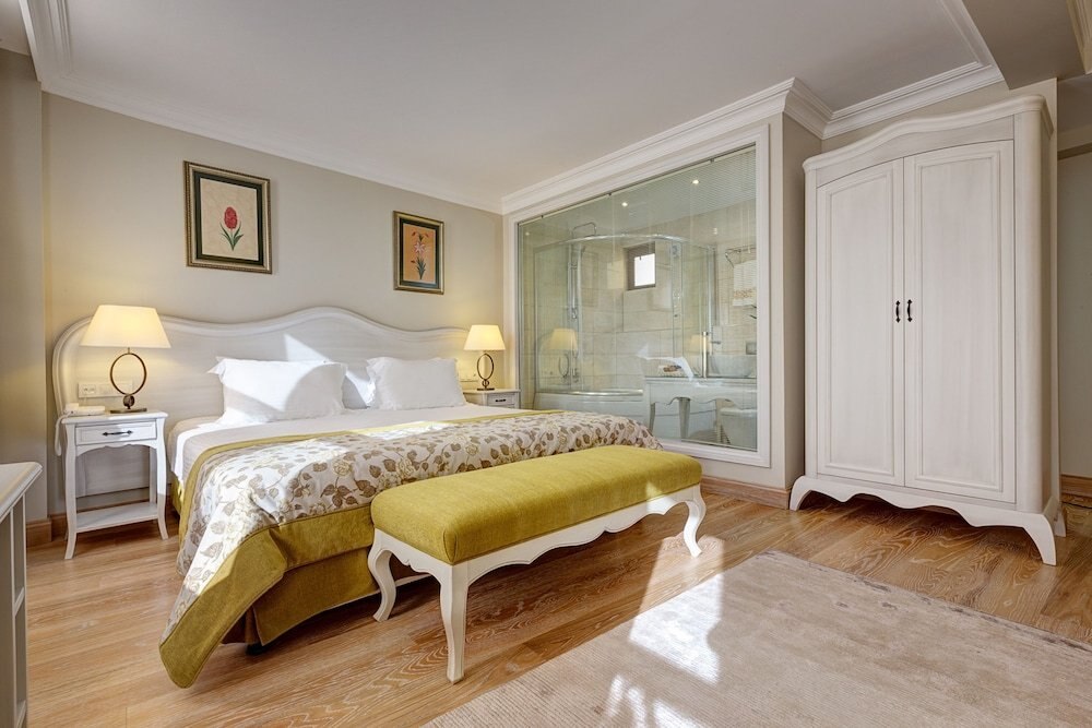 Arena Hotel - Special Class Room Type - Queen Suite Arena Hotel - Special Class Room Type - Queen Suite