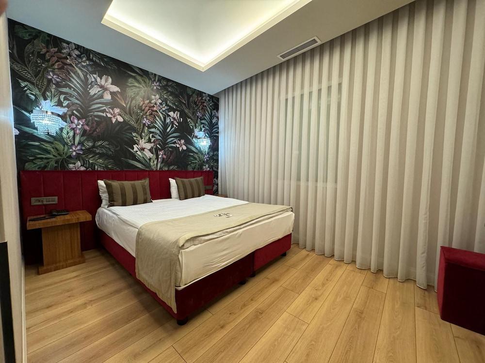 The Hotel Beyaz Saray - Grand Bazaar Room Type - Economy Double or Twin Room, No Windows The Hotel Beyaz Saray - Grand Bazaar Room Type - Economy Double or Twin Room, No Windows
