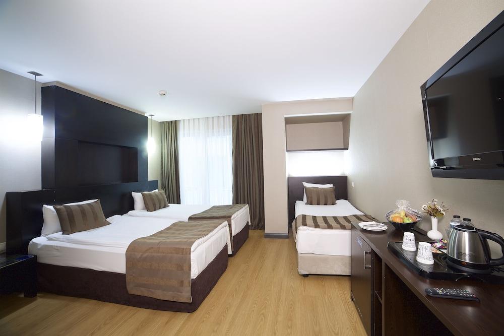 The Hotel Beyaz Saray - Grand Bazaar Room Type - Standard Triple Room, Courtyard View