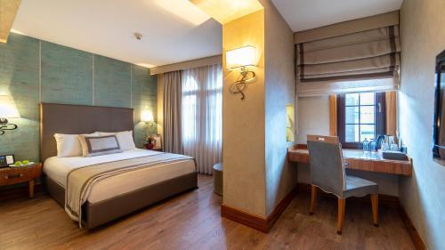 Biz Cevahir Hotel Sultanahmet - Tap to explore photos