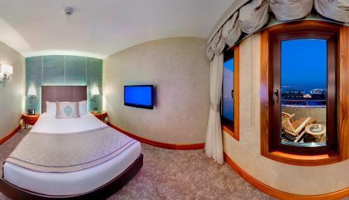 Biz Cevahir Hotel Sultanahmet Room Type - Double Room with Balcony and Sea View Biz Cevahir Hotel Sultanahmet Room Type - Double Room with Balcony and Sea View