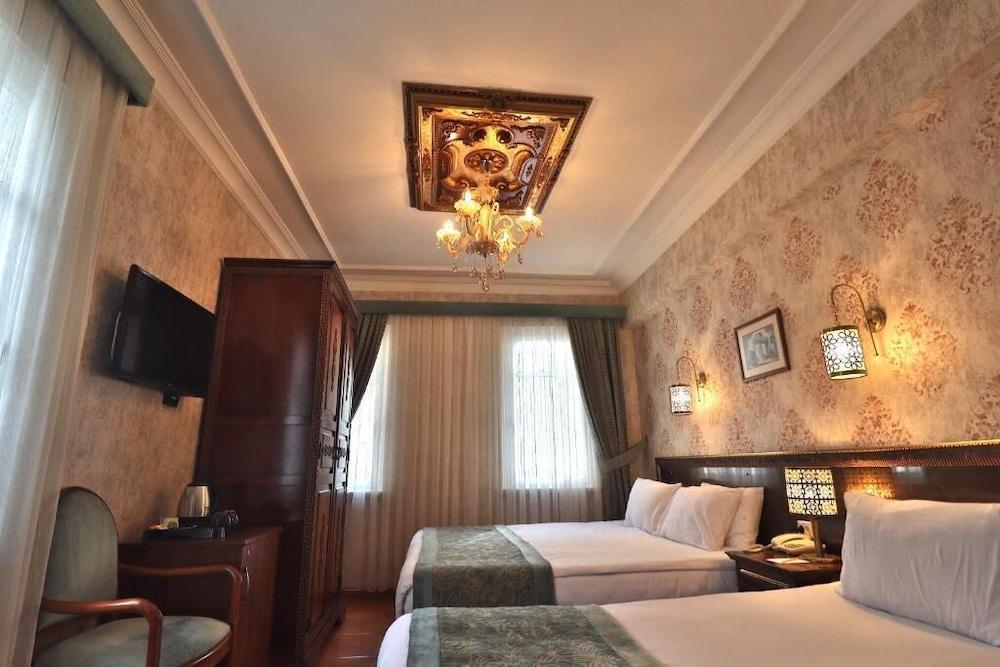 Blue House Hotel Room Type - Superior Triple Room