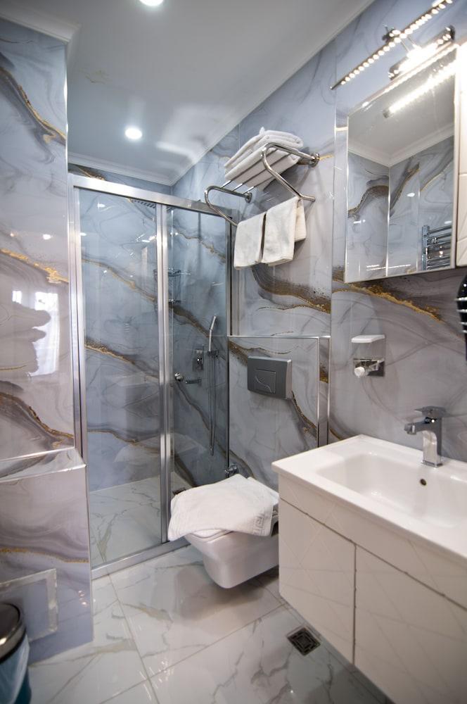 Hotel Broken Column Room Type - Standard Double or Twin Room Hotel Broken Column Room Type - Standard Double or Twin Room