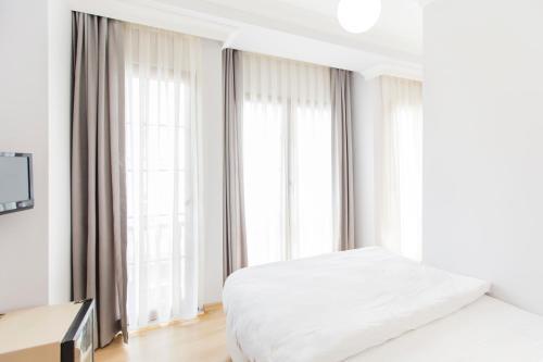 Bucoleon by Cheers Room Type - Economy Double Room