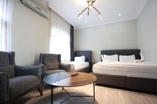 بوكليون باي تشيرز