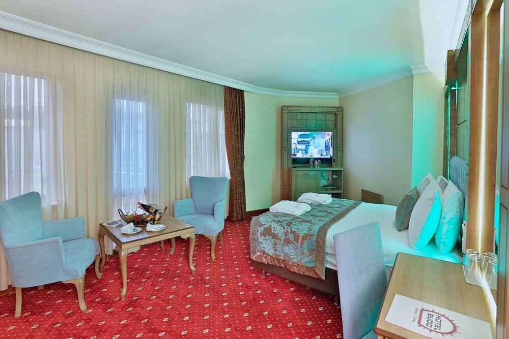 Budo Hotel Room Type - Suite, Corner Budo Hotel Room Type - Suite, Corner