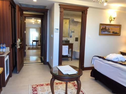 GLK PREMIER Regency Suites & Spa - Tap to explore photos