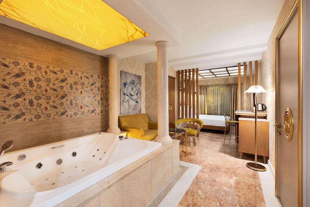 Wyndham Istanbul Old City Room Type - Premium Suite with Jet Pool