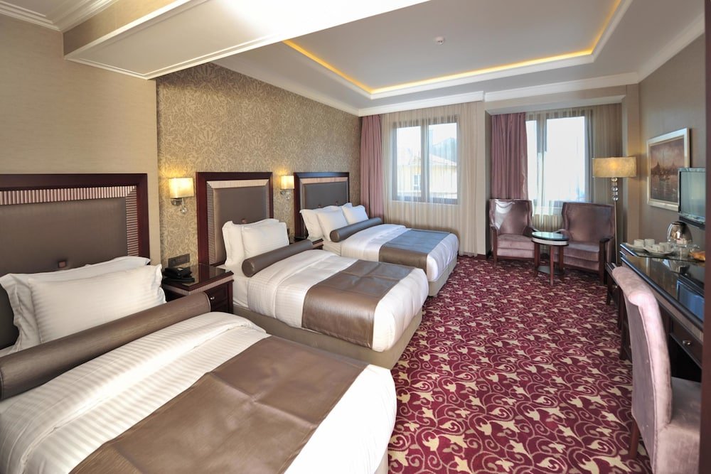 Emporium Hotel Room Type - Deluxe Quadruple Room