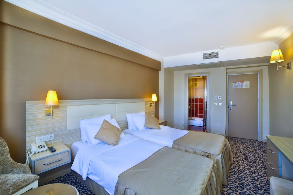 Hotel Grand Emin Room Type - Triple Room
