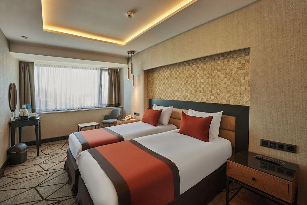 Grand Hotel Gulsoy Room Type - Historical Mosque & Street View Grand Hotel Gulsoy Room Type - Historical Mosque & Street View