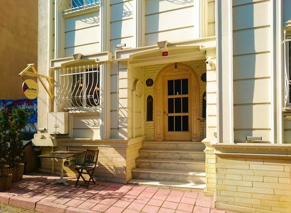 ميس رويال هوتل آند سبا