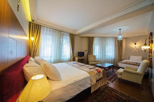 Hippodrome Hotel Room Type - Deluxe Family Room