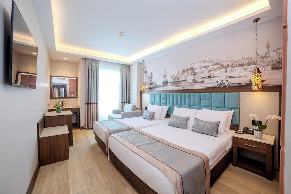 Grand Hilarium Hotel Room Type - Standard Triple Room