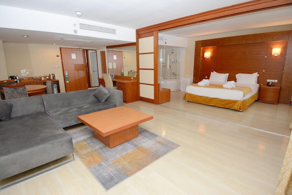 Holiday Inn Istanbul City, an IHG Hotel - Tap to explore photos