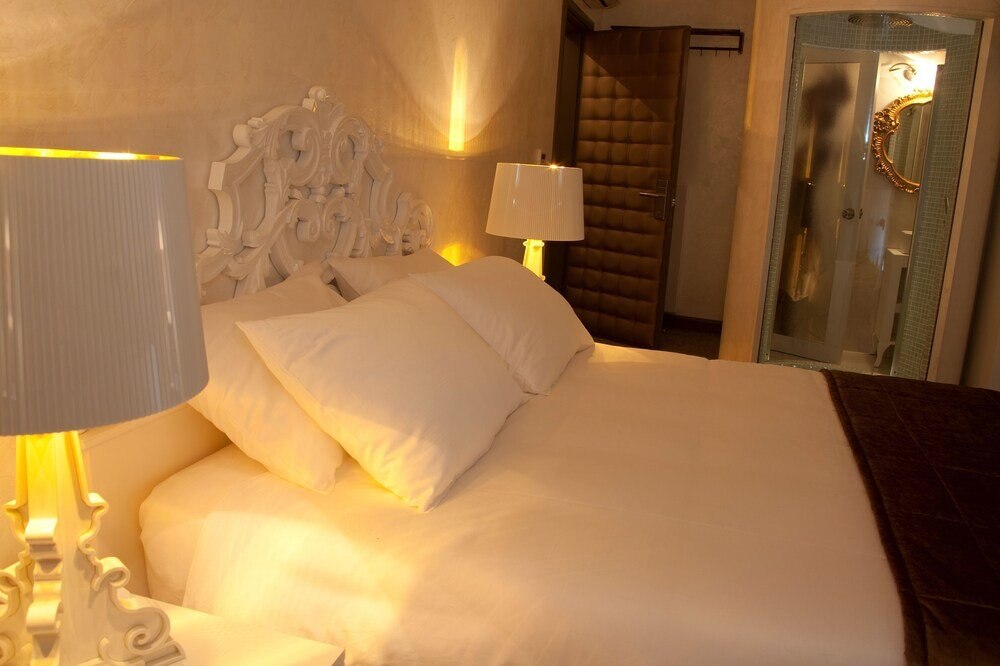 Hypnos Design Hotel Room Type - Standard Suite
