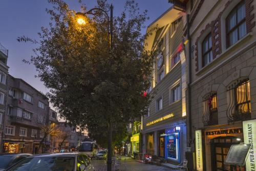 Istanbul Holiday Hotel - Tap to explore photos