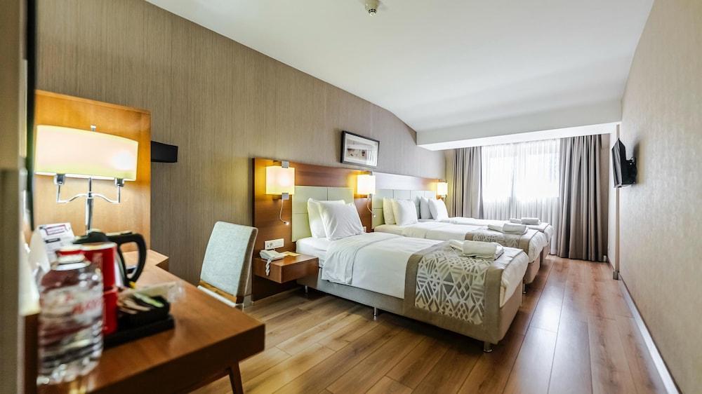 Kent Hotel Istanbul Room Type - Triple Room