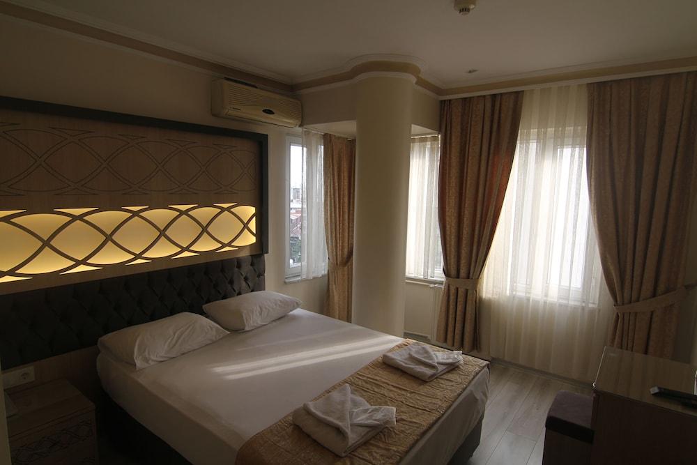 Hotel Grand Liza Room Type - Standard Room
