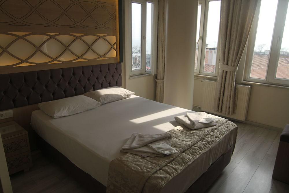 Hotel Grand Liza Room Type - Standard Double Room, Sea View