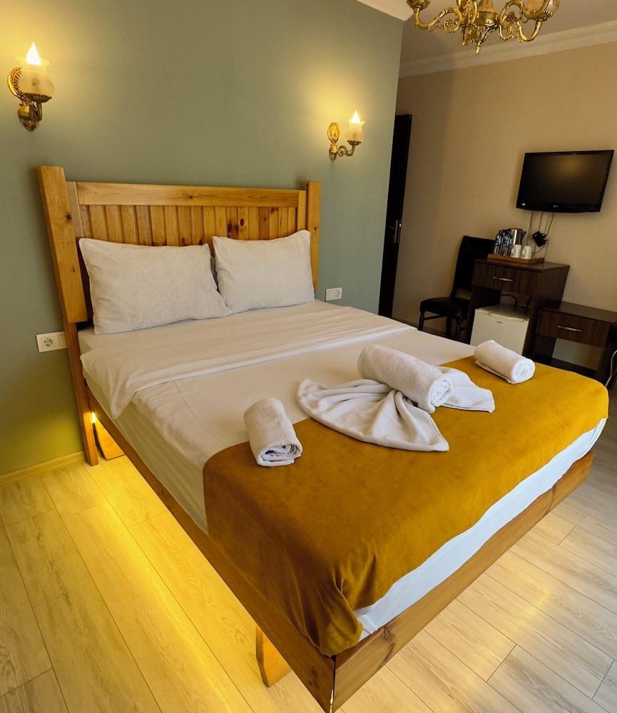 Magnificent Hotel Room Type - Deluxe Double Room