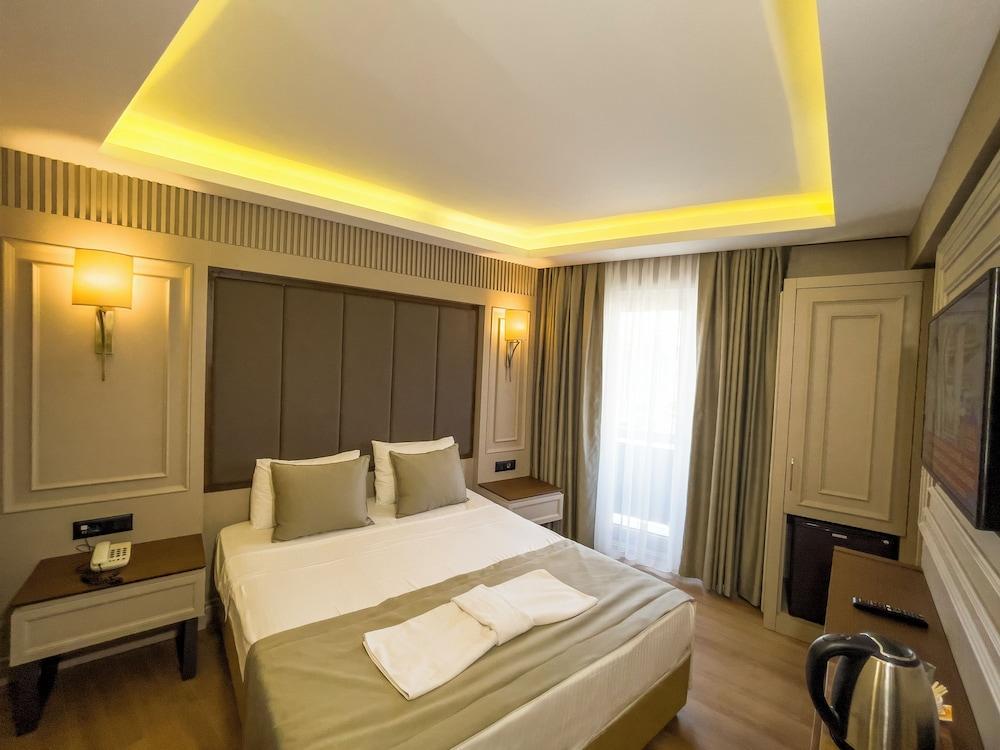 Martinenz Hotel Room Type - Economy Double Room Martinenz Hotel Room Type - Economy Double Room