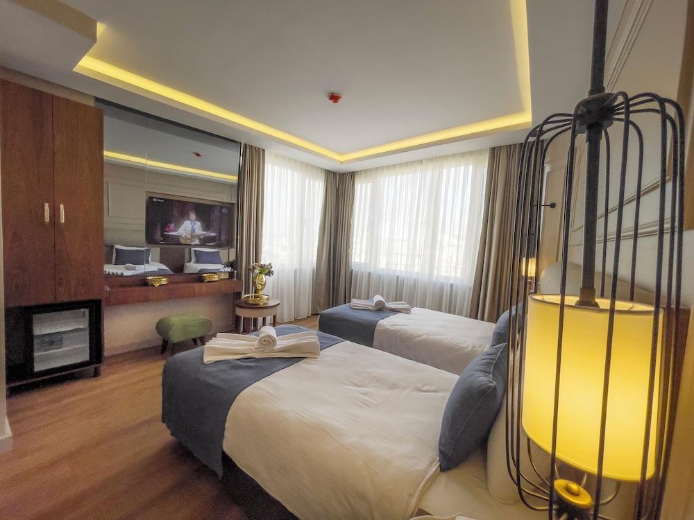 Martinenz Hotel Room Type - Deluxe Double or Twin Room Martinenz Hotel Room Type - Deluxe Double or Twin Room