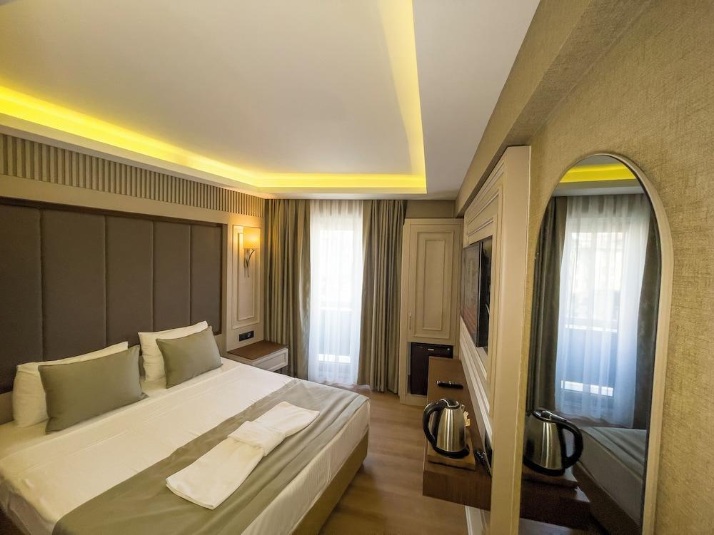 Martinenz Hotel Room Type - Standard Room