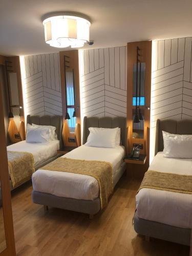 Maywood Hotel Room Type - Triple Room