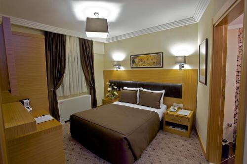 Mirilayon Hotel Room Type - Standard Double Room