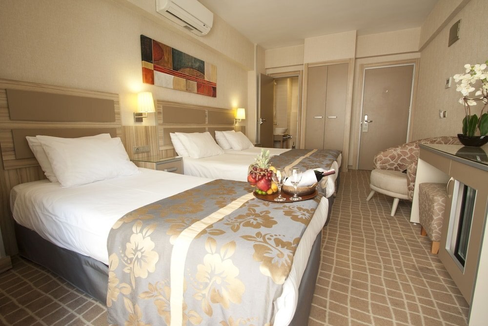 Hotel Nanda Room Type - Triple Room