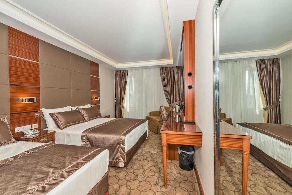 Glorious Hotel Room Type - Standard Family Room Glorious Hotel Room Type - Standard Family Room