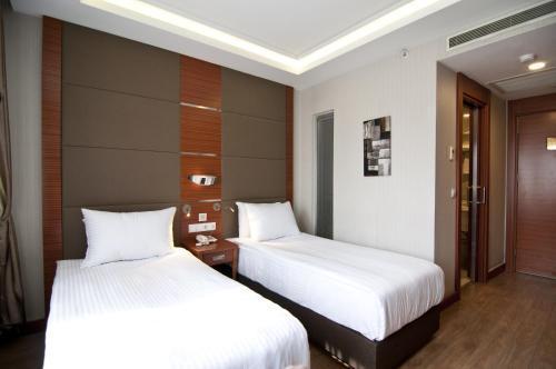 Glorious Hotel Room Type - Quadruple Room