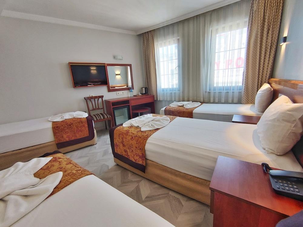 Orient Mintur Hotel Room Type - Quadruple Room