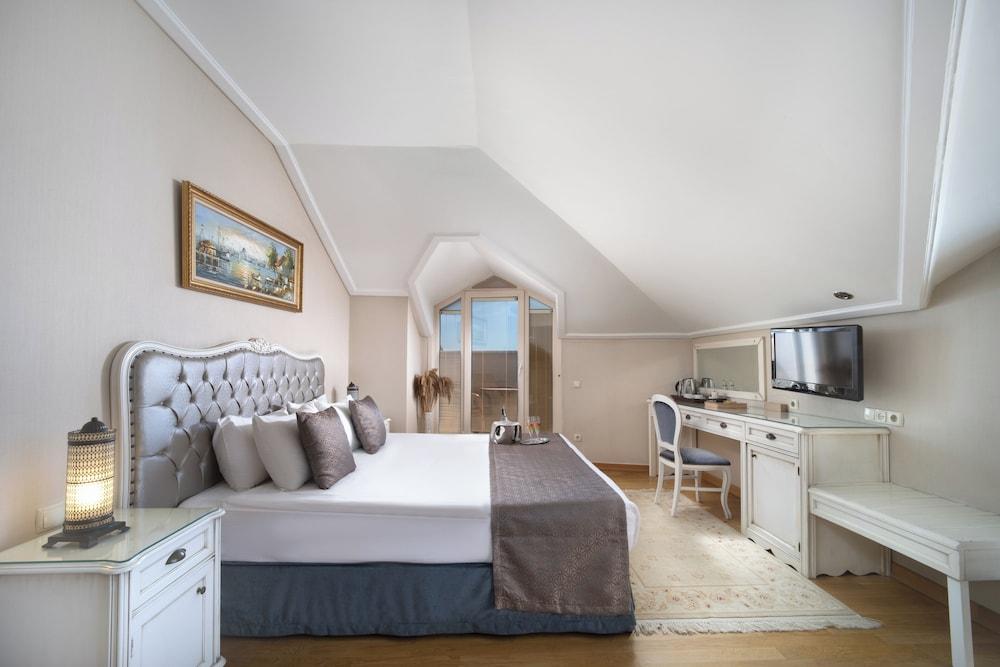 Recital Hotel Room Type - Deluxe Double Room Recital Hotel Room Type - Deluxe Double Room