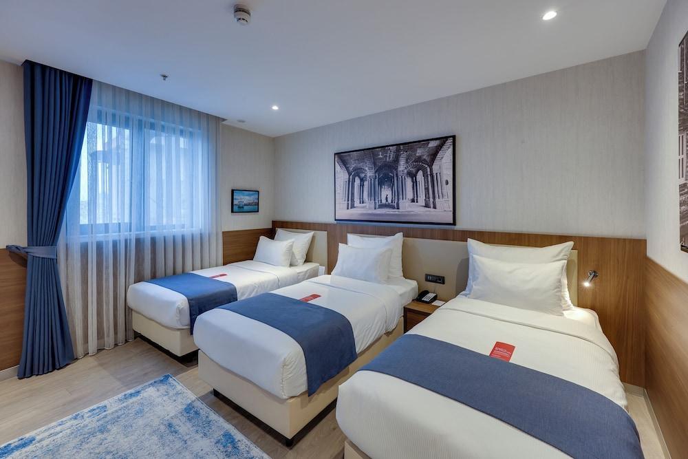 Ramada by Wyndham Istanbul Old City Room Type - Executive Room, 3 Single Beds, Sofa Bed