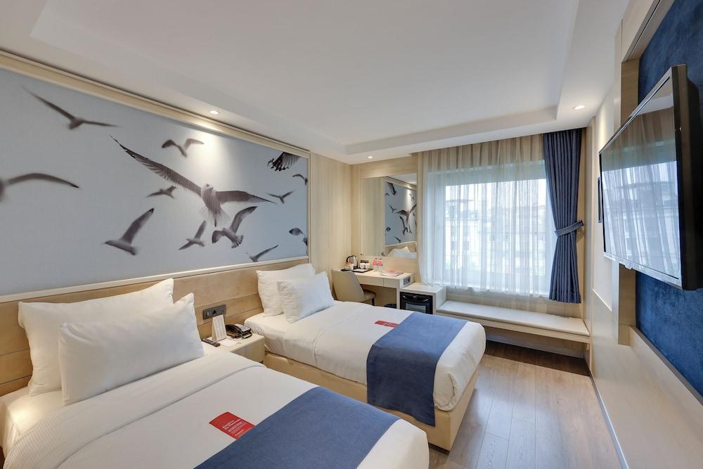 Ramada by Wyndham Istanbul Old City Room Type - Standard Room, 2 Single Beds