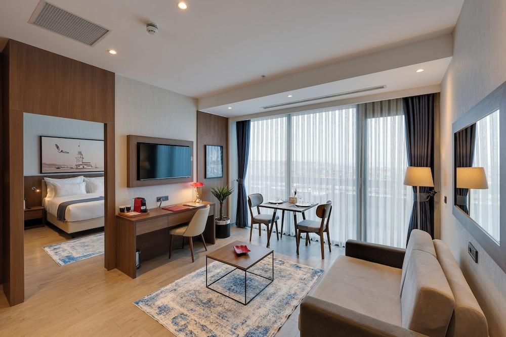 Ramada by Wyndham Istanbul Old City Room Type - Suite, 1 Double Bed with Sofa bed, Terrace Ramada by Wyndham Istanbul Old City Room Type - Suite, 1 Double Bed with Sofa bed, Terrace