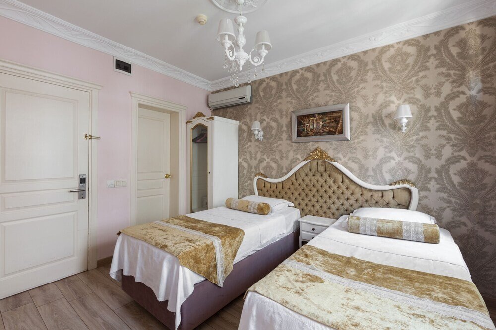 Romantic Hotel Istanbul Room Type - Family Room Romantic Hotel Istanbul Room Type - Family Room