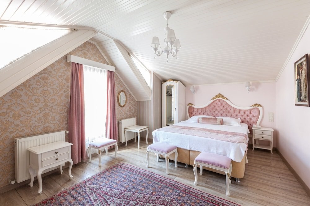 Romantic Hotel Istanbul Room Type - Triple Room