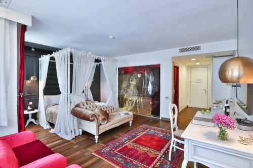 Senatus Hotel - Special Class - Tap to explore photos