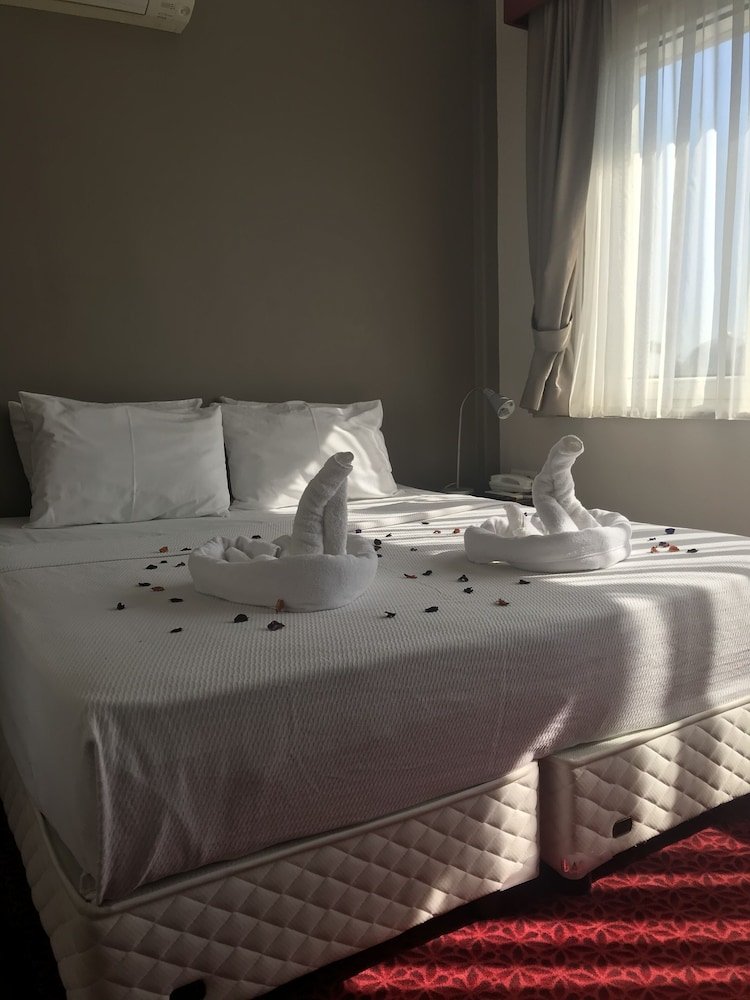 Sultanahmet Hotel - Tap to explore photos