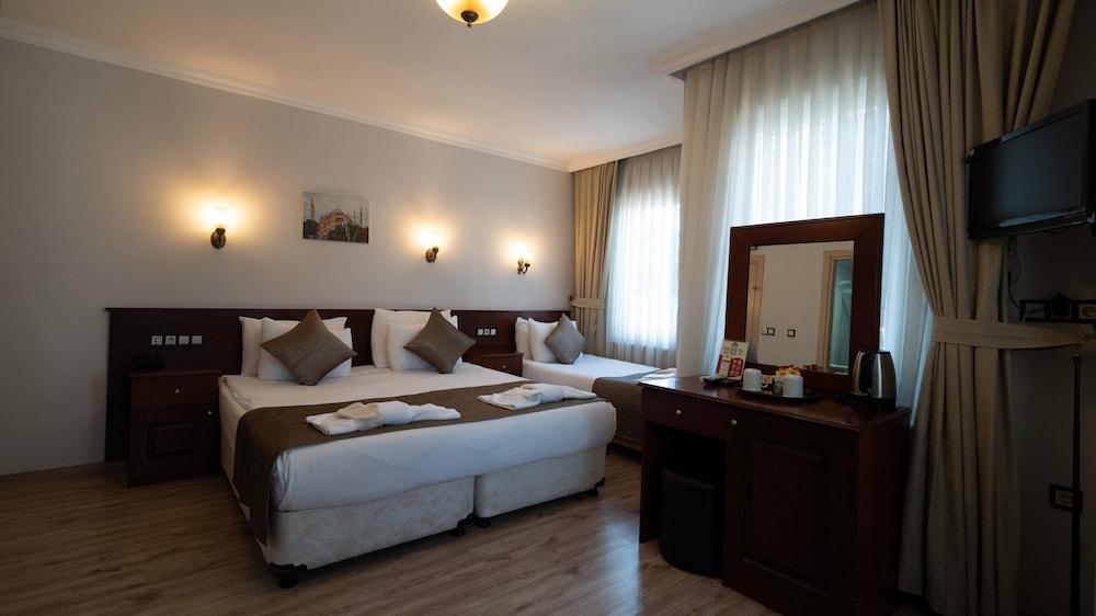 Sultanahmet Cesme Hotel Room Type - Triple Room Sultanahmet Cesme Hotel Room Type - Triple Room